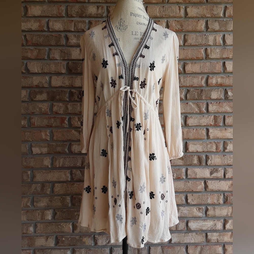 Free People Star Gazer Embroidered Boho Peasant Style Tunic Dress.
